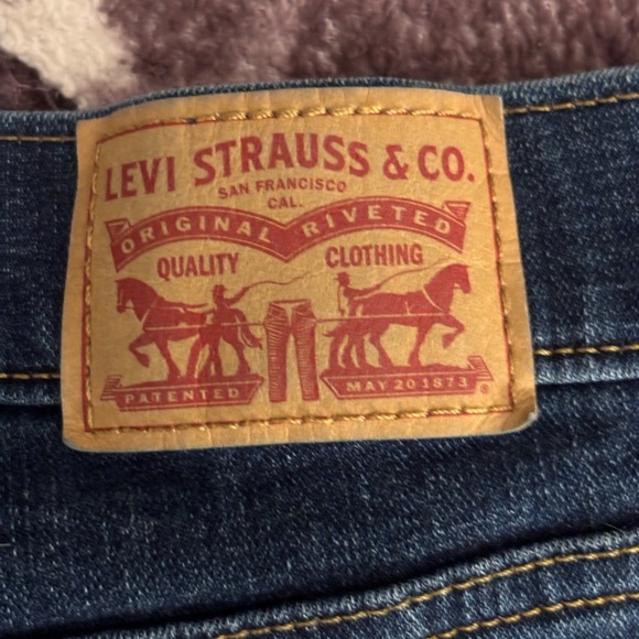 Levi's Women's Dark Blue Jean Shorts - Picture 5 of 8